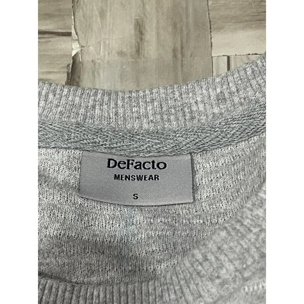 De Facto Sweater Mens Small Striped Sweatshirt Gray Pullover Long Sleeve N138